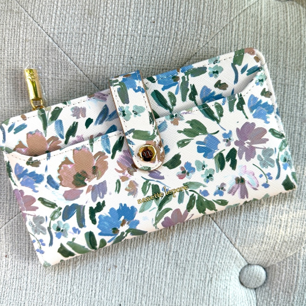 Nanette Lepore White with flowers Print wallet/phone holder! NWOT!